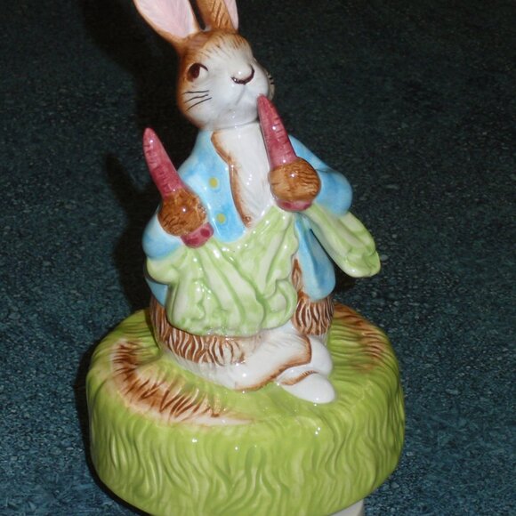 1989 Beatrix Potter "Peter Rabbit" It's a Small World Rotating Music Box - GIFT! - Picture 2 of 10